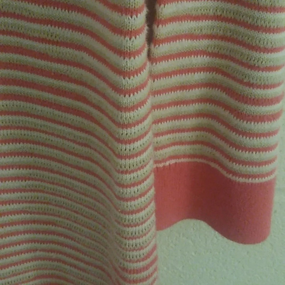 WEEKENDS BY CHICOS LIGHTWEIGHT V-NECK, 3/4 SLEEVE, COTTON SWEATER. - Picture 6 of 9